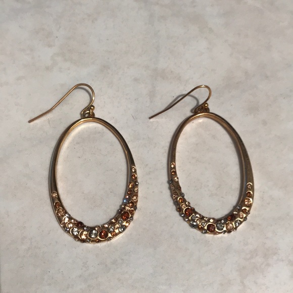 Jewelry - Beautiful gold tone earrings with crystals.